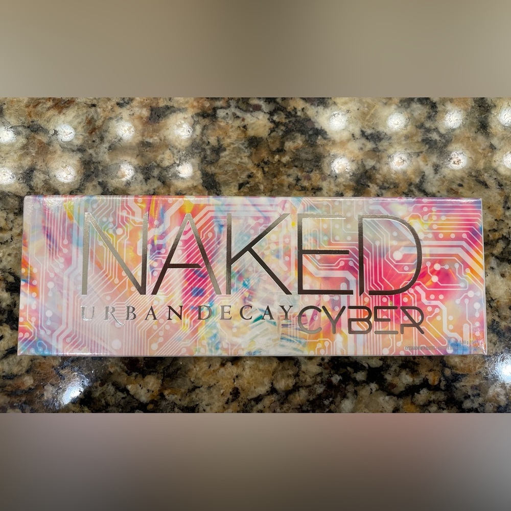 NIB Never used- Urban Decay Naked Cyber palette